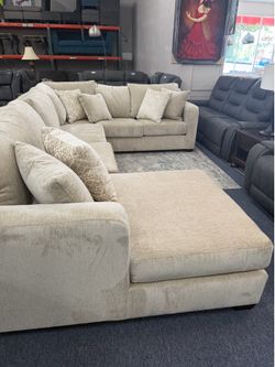 Super Soft and Comfortable Sectionals @ FURNITURE LOVE ❤️ Same Day Delivery 🚚
