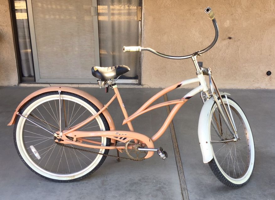 Vintage Dyno Glide Deluxe 26” Women’s Beach Cruiser Bicycle Classic And Rare