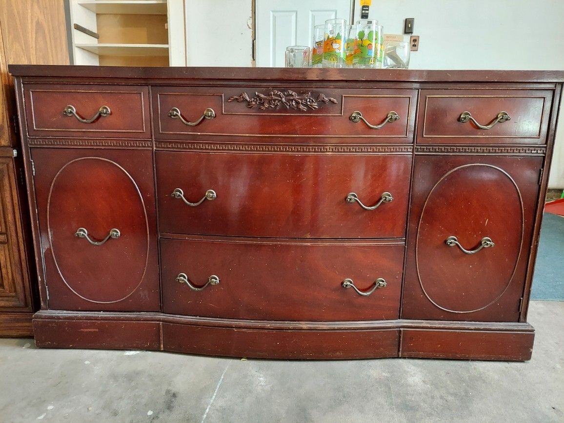 Vintage Buffet/Hutch