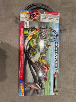 Hot Wheels Mario Kart Mario Circuit Track Set