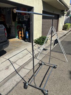 Clothes hanger