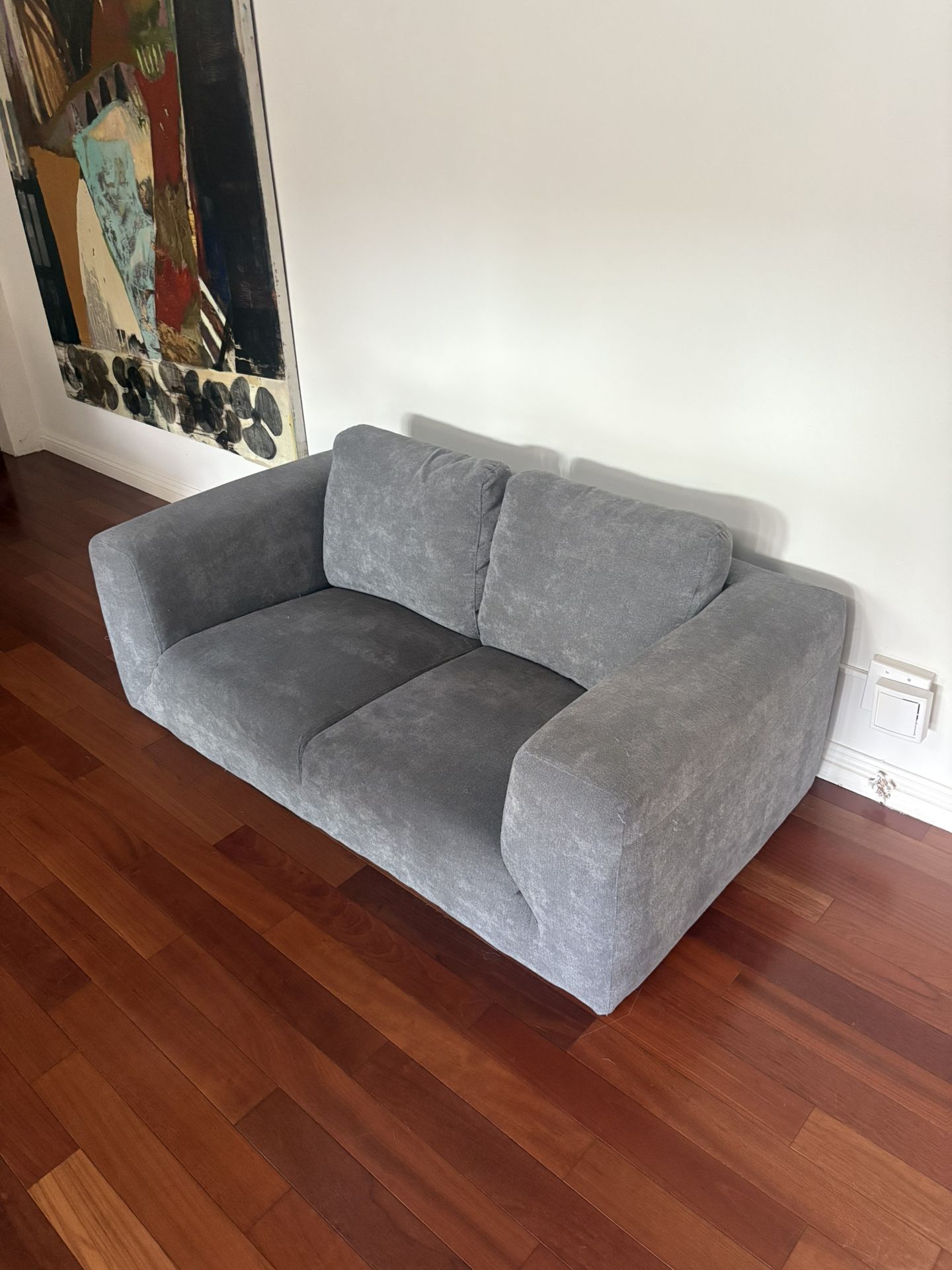 Comfy Sofa (Super Clean Practically Bran New)