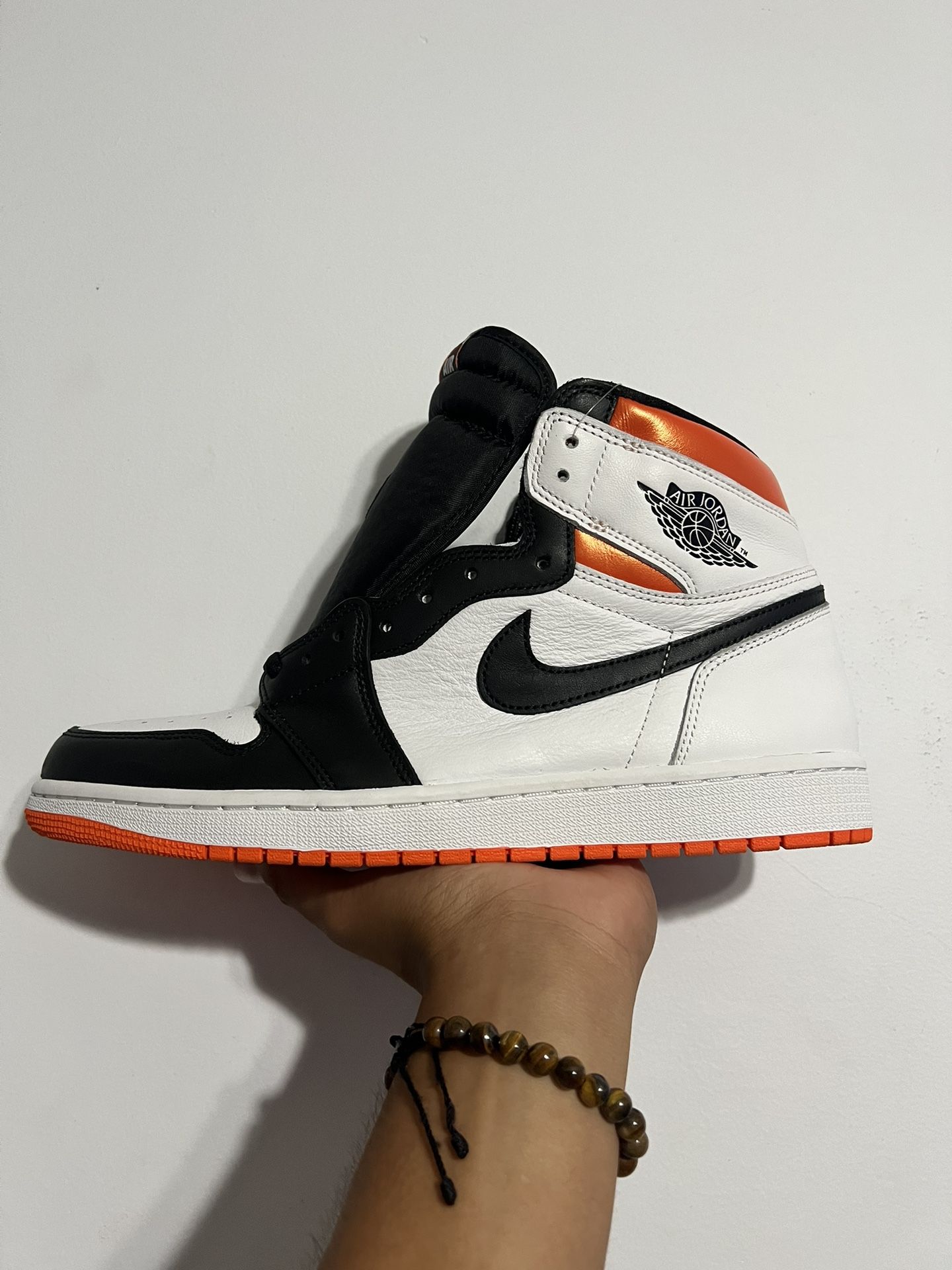 Jordan 1 Electro Orange 12.5 