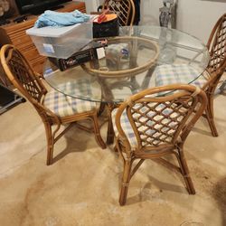 48-in Round Dinette Set Made Of Rattan