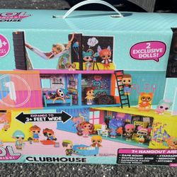 NEW - LOL Surprise Clubhouse Playset with 40+ Surprises and 2 Exclusives Dolls 