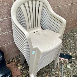  20 plastic patio chairs