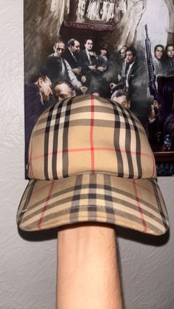 OFFICIAL BURBERRY HAT  