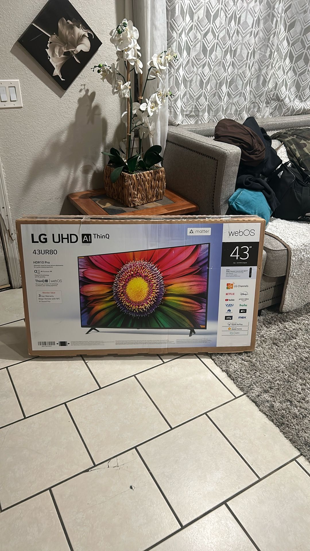 LG 43" UR8000 Series LED 4K