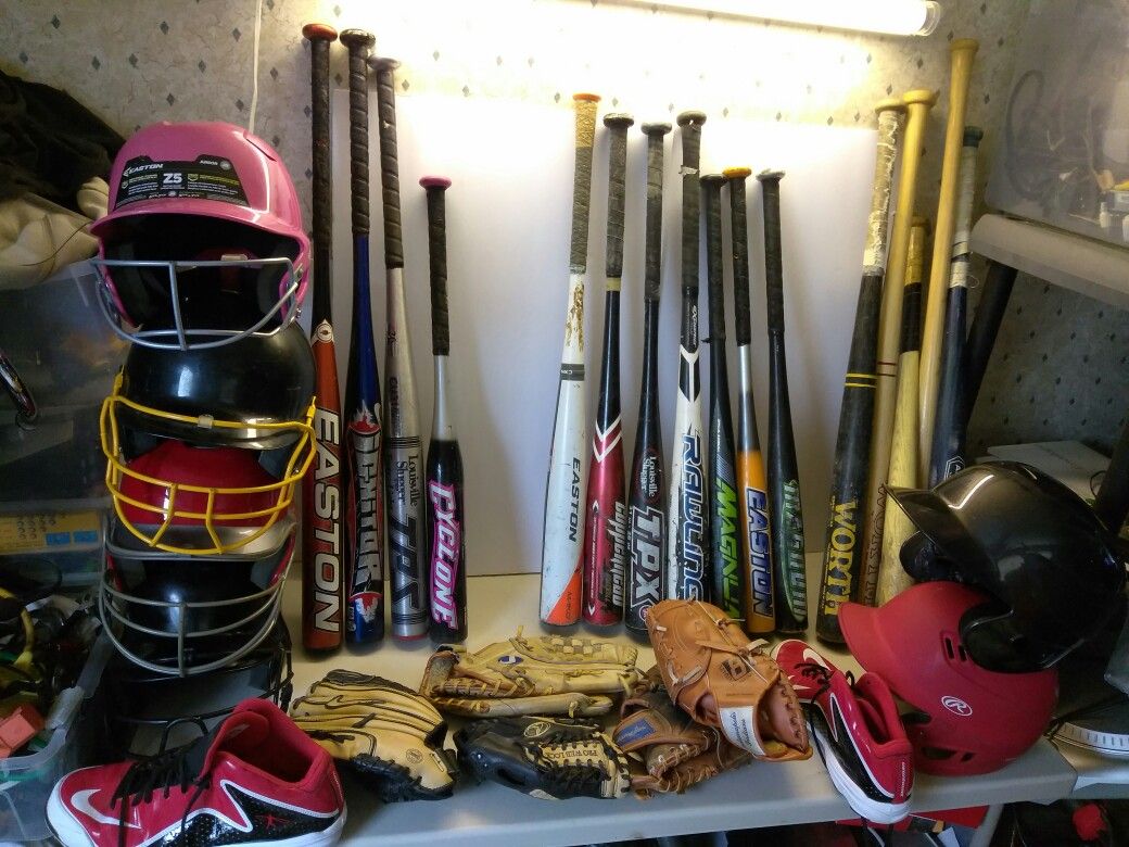 BASEBALL BATS GLOVES HELMETS CLEATS. READ DETAILS