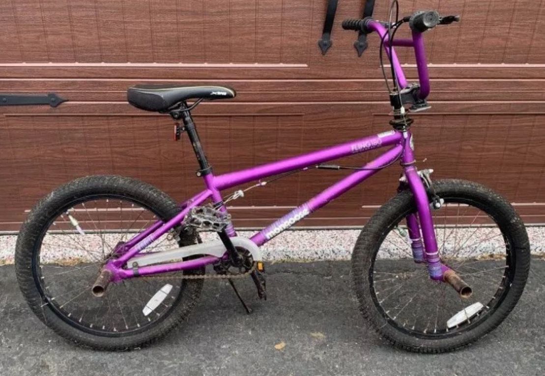 Mongoose Fling 180 BMX Bike with Pegs