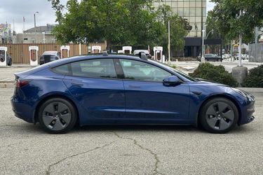 2022 Tesla Model 3 Long Range AWD 1 Owner, Dual-Motor AWD, Deep Blue Metallic, Unmodified exterior color deep blue metallic mileage 84,500   Engine du