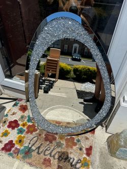 Irregular shaped mirror