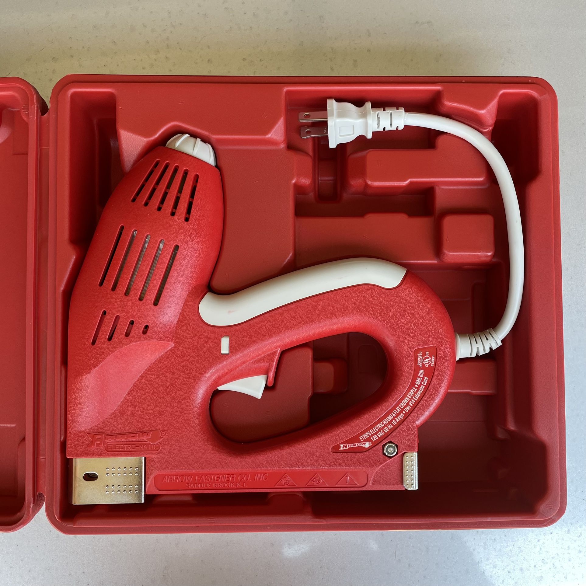 Arrow ET2025 Electric Staple + Brad Nail Gun