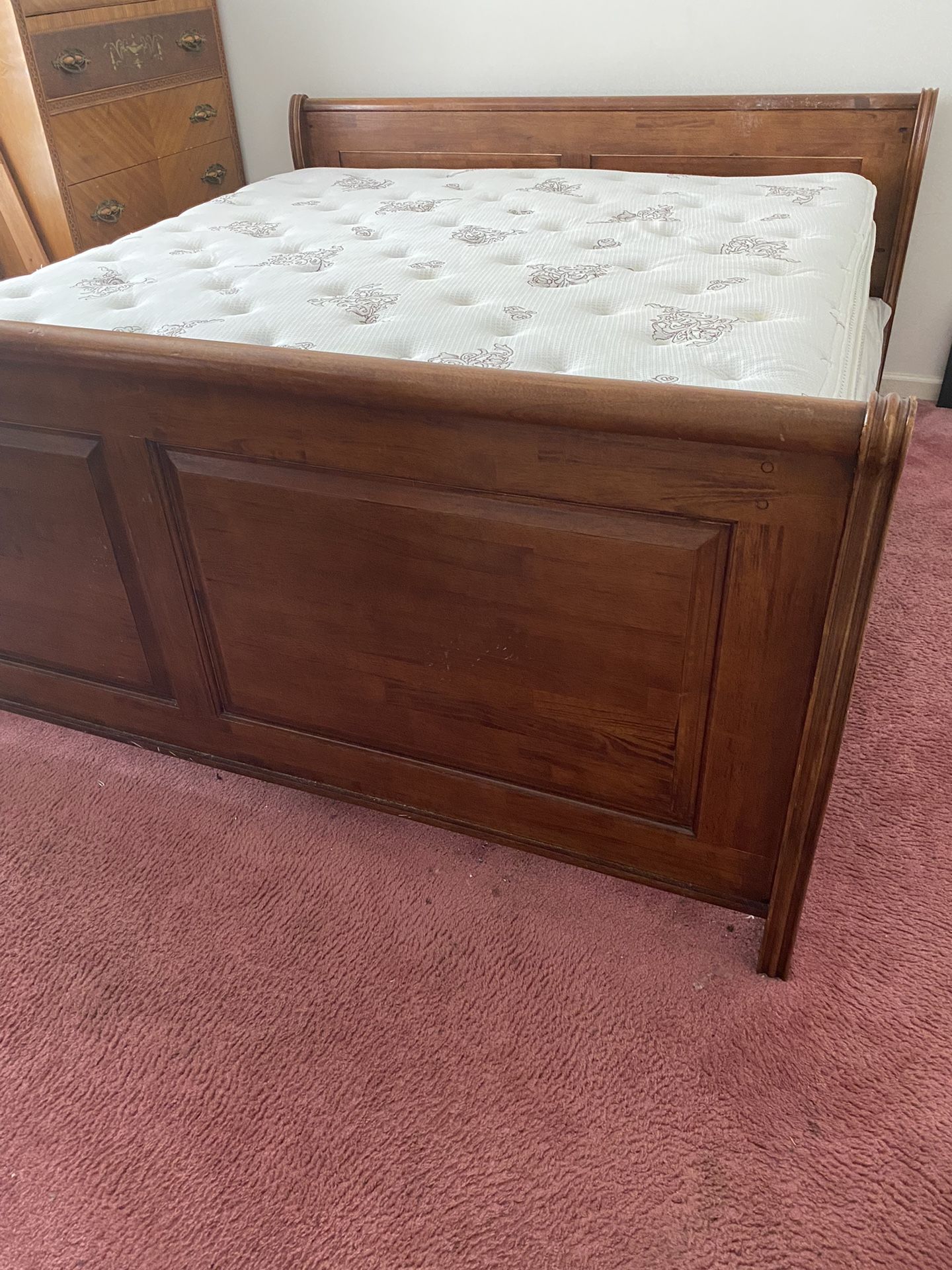 King Size Bed Extra Clean With Two Box Spring And Mattress