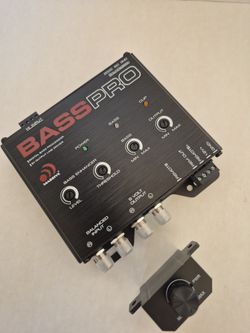 MASSIVE AUDIO DIGITAL BASS PROCESSOR WITH 9V LINEDRIVE OUTPUT