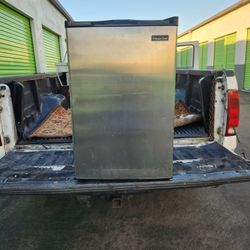 Magic Chef Mini Fridge 