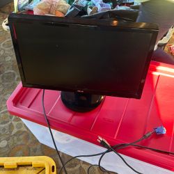 Monitor 23”