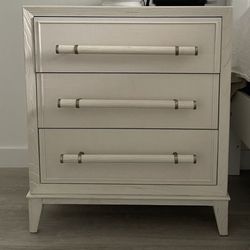 Full Nightstands + dressing Table 