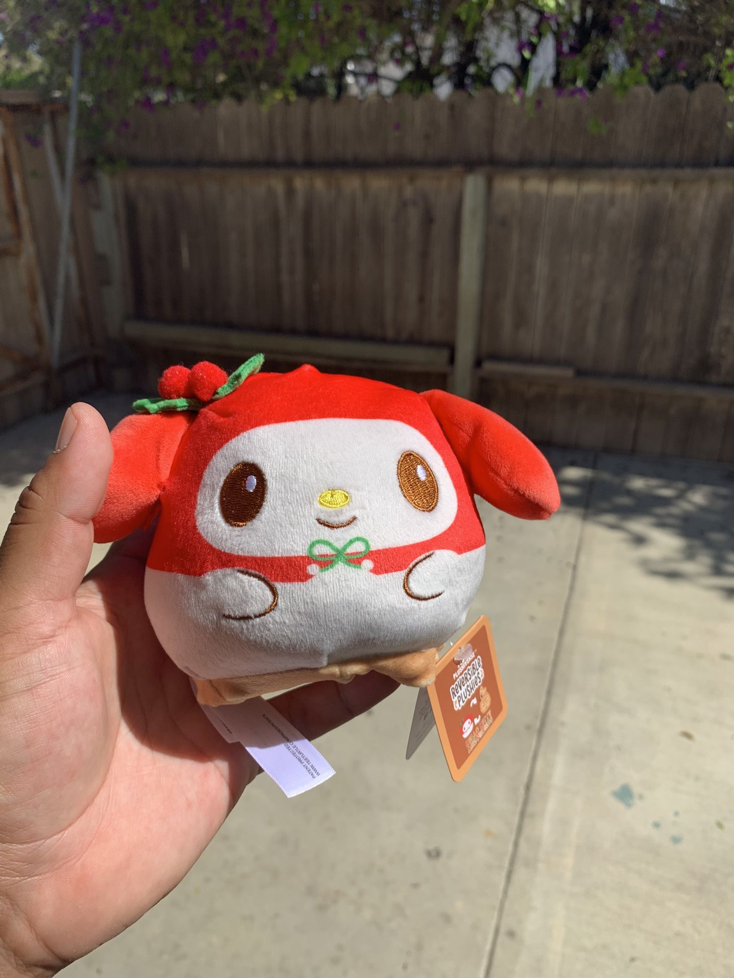 My melody by San rio : hello kitty and friends reversible plushie