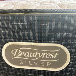 DISPLAY MODEL QUEEN MATTRESS ONLY