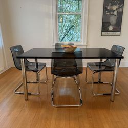 Dining Table And 4 Chairs 5’x2’11”