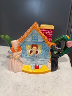Vintage 1999 The Wizard of Oz ceramic figural teapot. Excellent condition. No chips or cracks