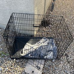 Medium Sized Crate / Kennel