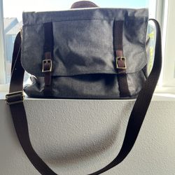 Fossil Messenger Bag