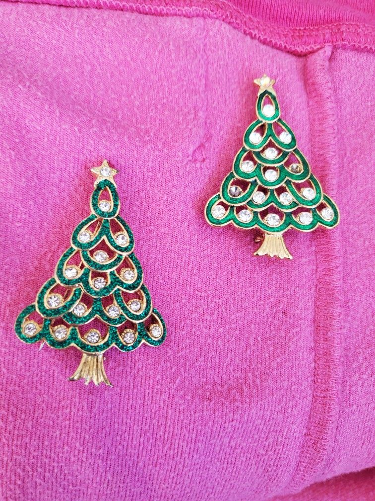 Christmas Tree Pins 5 Each