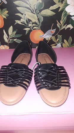 Like new sandles size 8.5 price $6