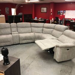 Marvelous Quality Power Reclinable sectional - Must go sale today