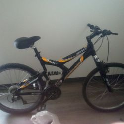 Giant Ds3 21 Speed Mountain Bike 26in Tires