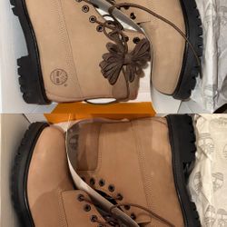 PRICE DROP!! BRAND NEW TIMBERLAND PREMIUM 6IN WATERPROOF BOOT - BEIGE NUBUCK 