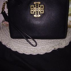 NEW Tory Burch Britten Large Zip Pouch Wallet Wristlet BlackLeather