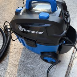 Vacmaster 4 Gallon Wet/Dry Shop Vacuum w/ Hose & Attachments