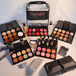 Sørge over Bugsering Monica Pigment Cosmetics Makeup Kit for Sale in Palmdale, CA - OfferUp