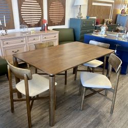 Modern Dining Set / Rectangle Table / 4 Chairs 
