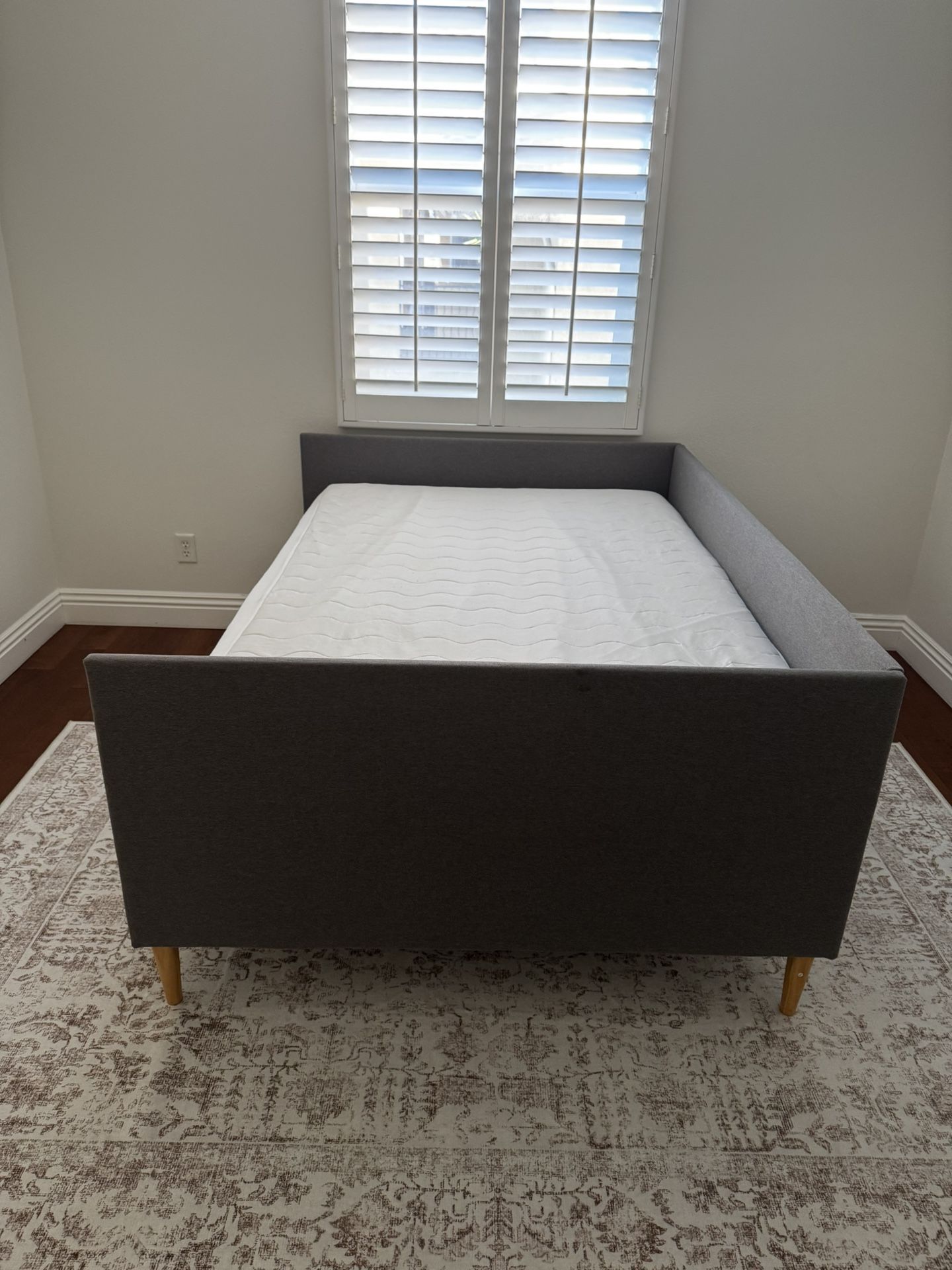 Full Size Daybed With Mattress