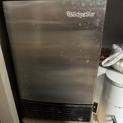 EdgeStar Ice Machine