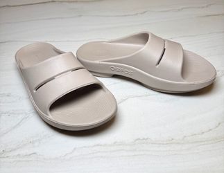 Oofos Slides Sandals M8 W10