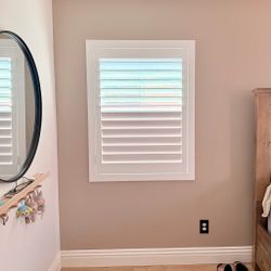 Interior Wood Shutters- Custom, Plantation, Professional Installation, Licensed Company, Window Treatments & Coverings, Persianas De Madera, Espanol