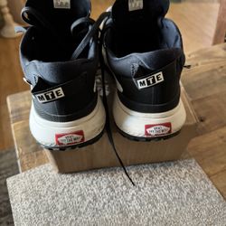 Van Sneaker MTE Size 10