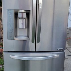 Lg French Door 33 Wide Refrigerator 