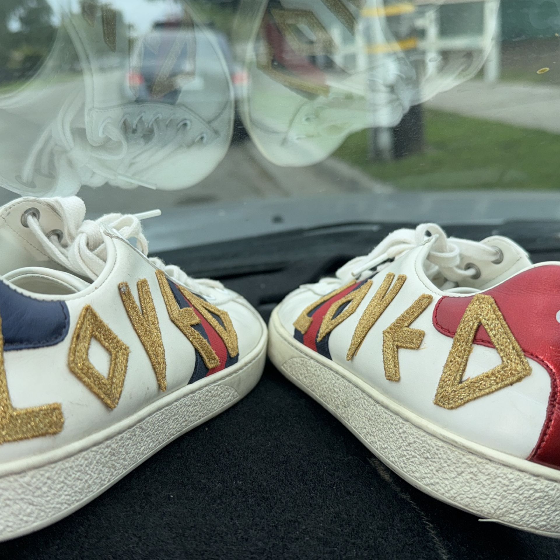 GUCCI ACE LOVED EMBROIDERED LEATHER SNEAKER 39 WOMEN