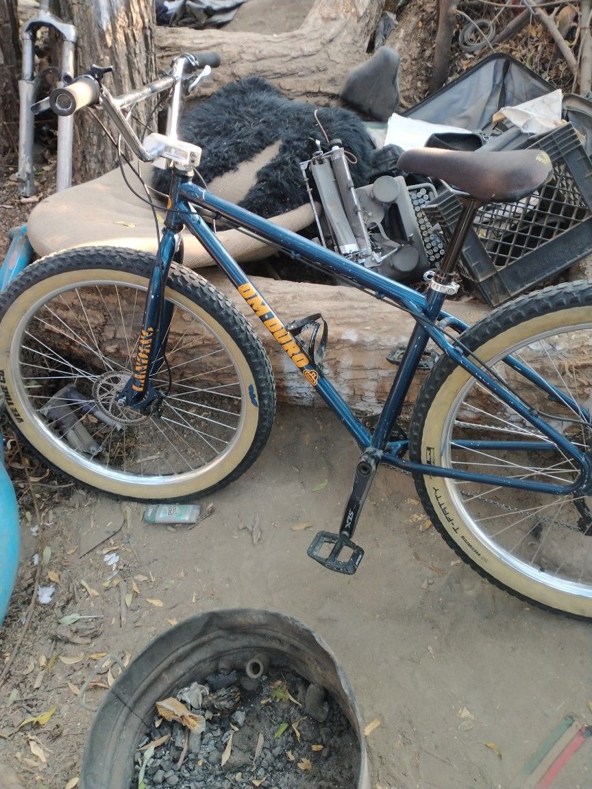 26" Hon Duro With Dis Breaks And A Hydraulic Seat Post