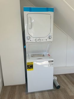 GE  2.3 cu. ft. Washer 4.4 cu. ft. Gas Dryer Combo in White
