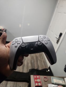 PlayStation 5 DualSense Wireless Controller
