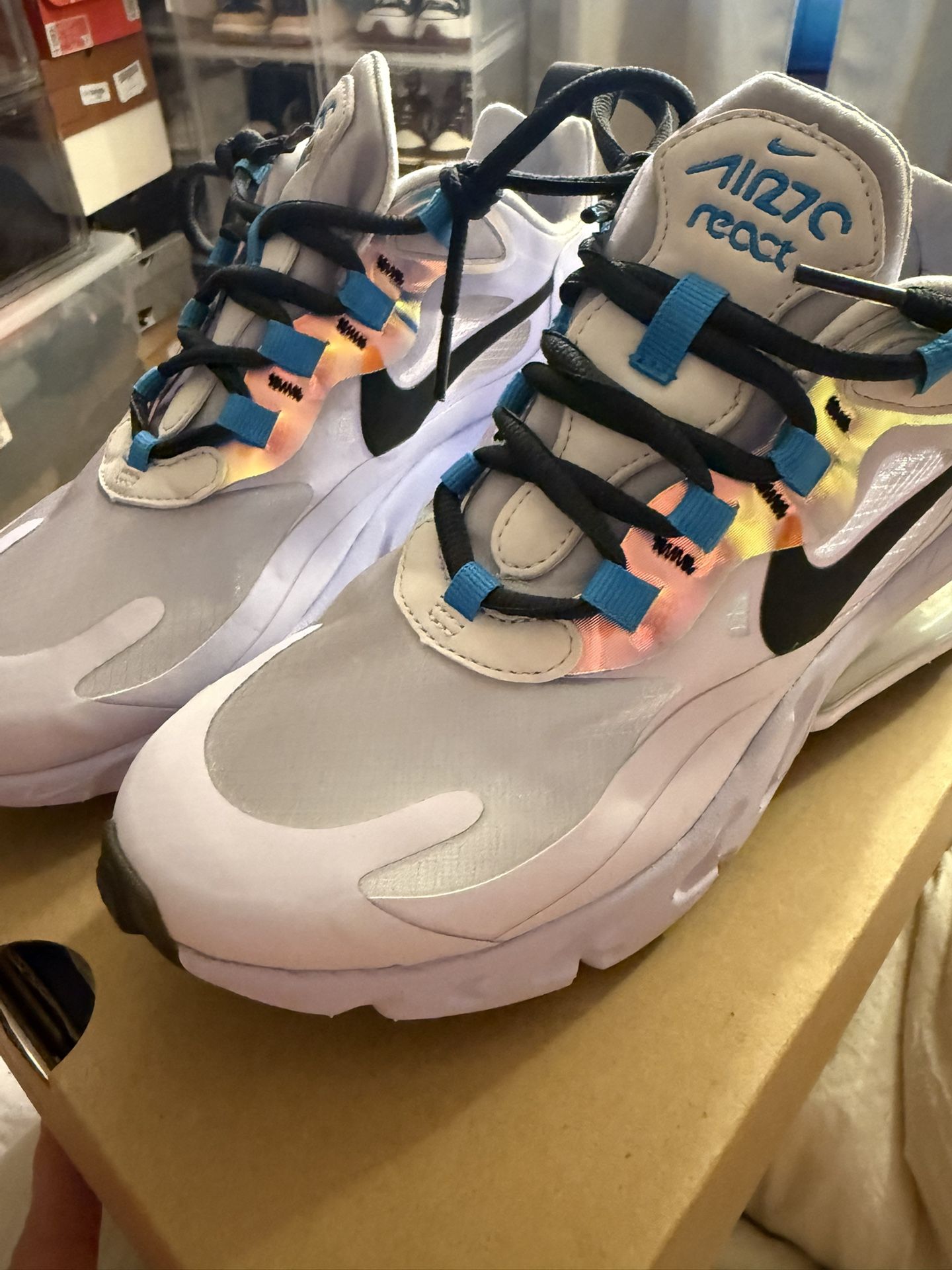 Womens Nike Size 6