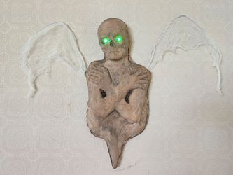 22" Wall Hanging Wraith LED Eyes Halloween Decoration