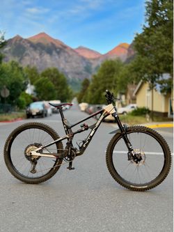 Intense Cycles Primer Pro 27.5 Carbon Mountain Bike